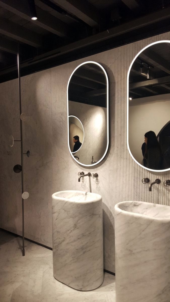 Monika-White_LePatio_Miláno_Luxusní-mramorové-koupelny-579x1030 BLOG Moniky White: Designérské trendy z Milána, města s nenápadným půvabem buržoazie